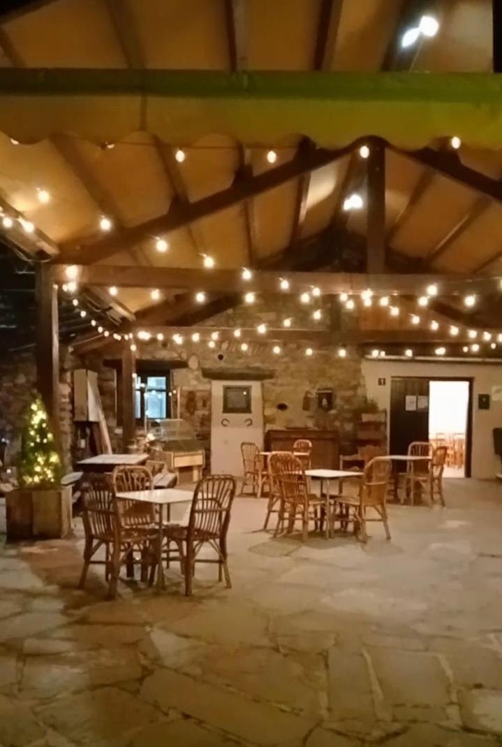 Albergue La Escuela De Lirí Esterno foto