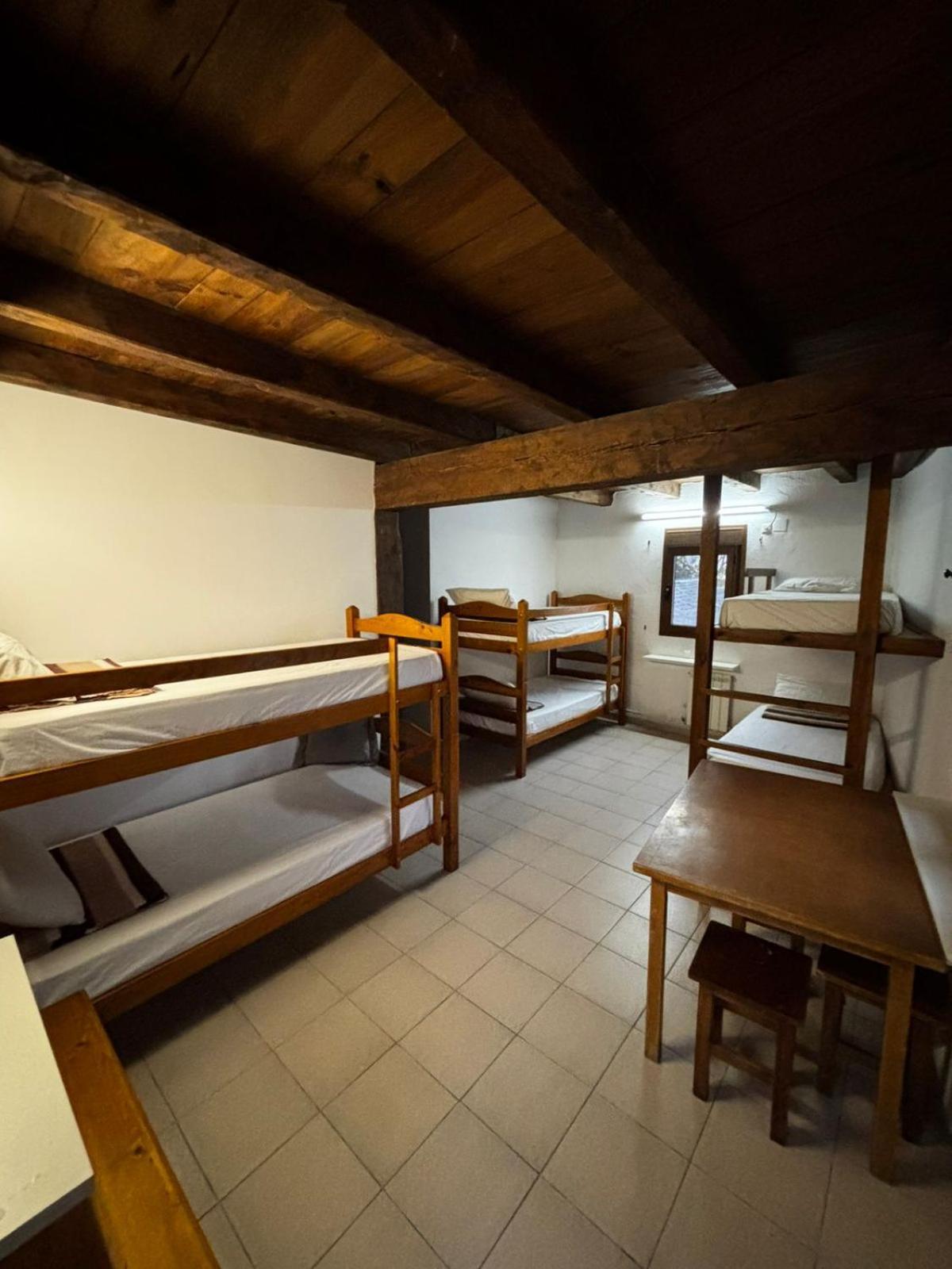 Albergue La Escuela De Lirí Esterno foto